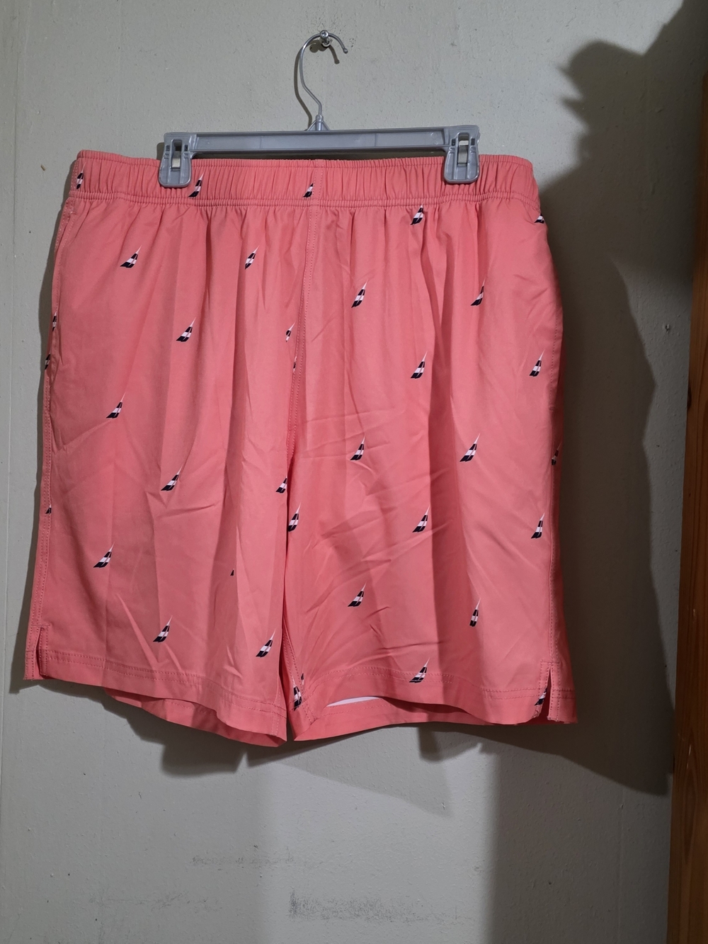 Nautica Coral Pink Embroidered Sailboat Men’s Shorts Used Size Xl